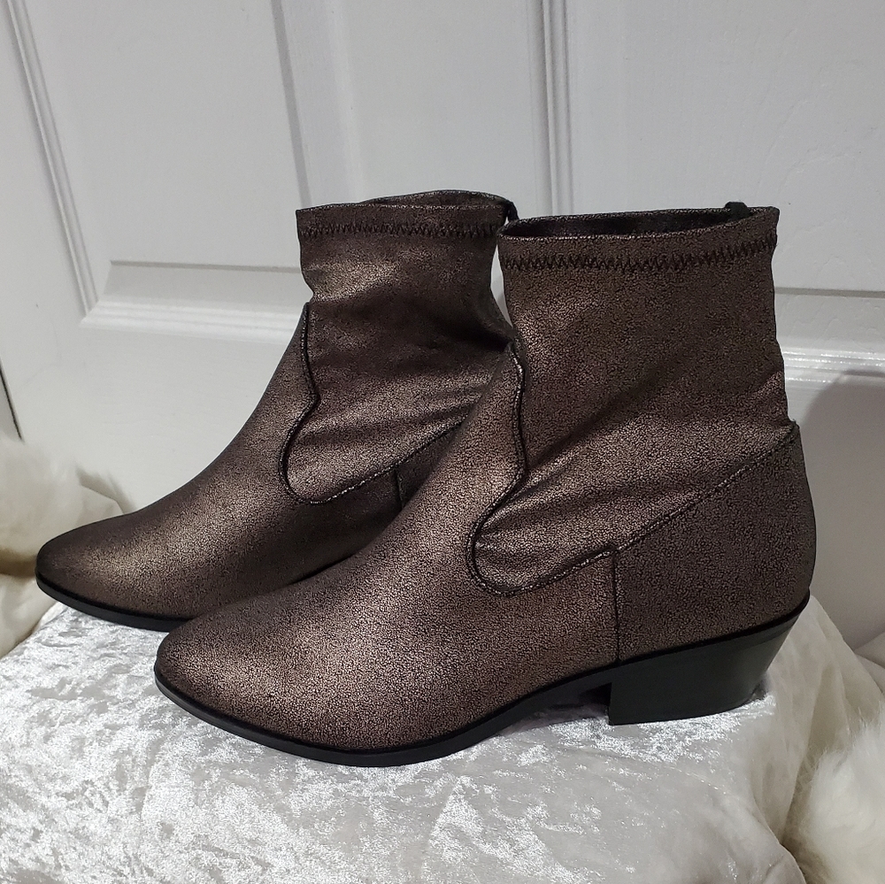 American Eagle Outfitters Ankle Booties B3